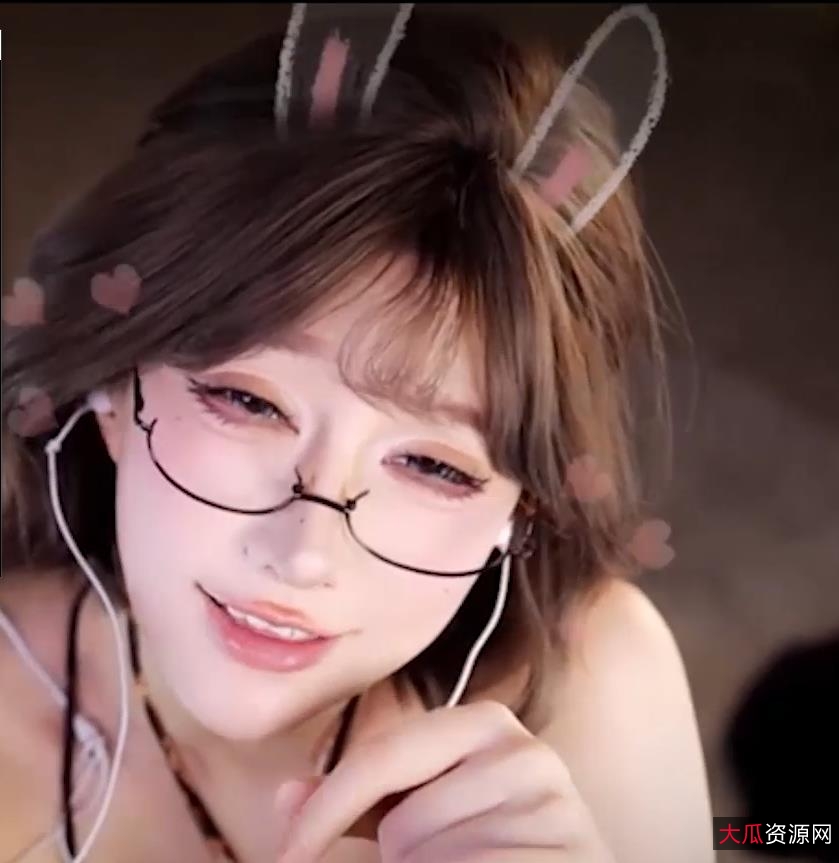 张爱玲粉丝祭：套路直播火爆场景小说家作品，人气超高S劲黄黄圈粉，下载观看享受作者自拍的精彩