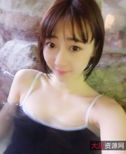 茜乖乖火箭群颜值视频大放送，17部1.05GB完美视角换装玉兔扭动椅子舞