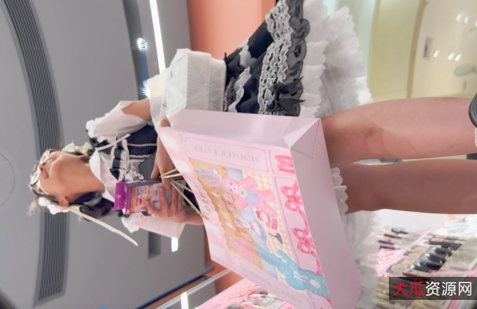 神秘美女透明内衣一刻钟零距离欣赏，1V+1.7GB视频在百度盘