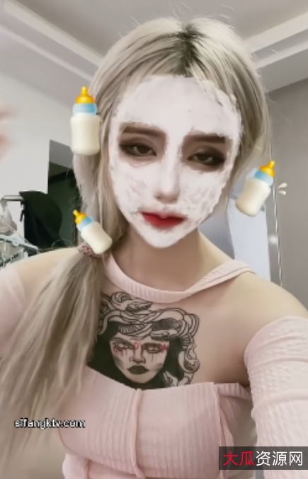 周丽珊:与粉丝互动展示,6V+263MB视频火爆抖音