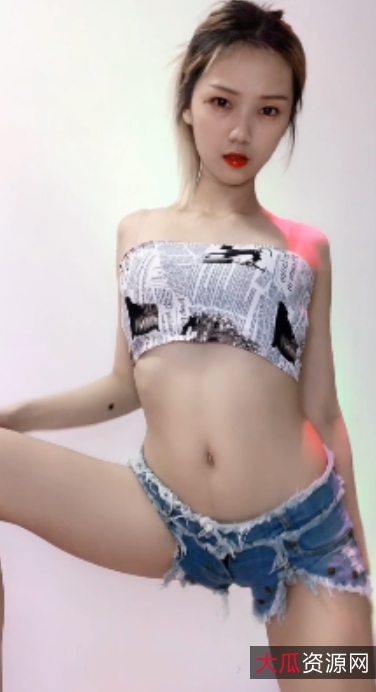 清纯20万粉高颜值嫩妹燕儿：反差网红3.34G大片百度盘永久链接