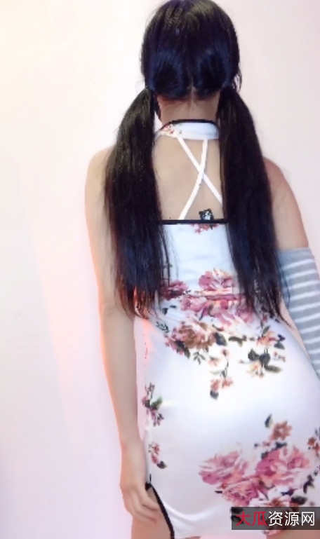 清纯20万粉高颜值嫩妹燕儿：反差网红3.34G大片百度盘永久链接