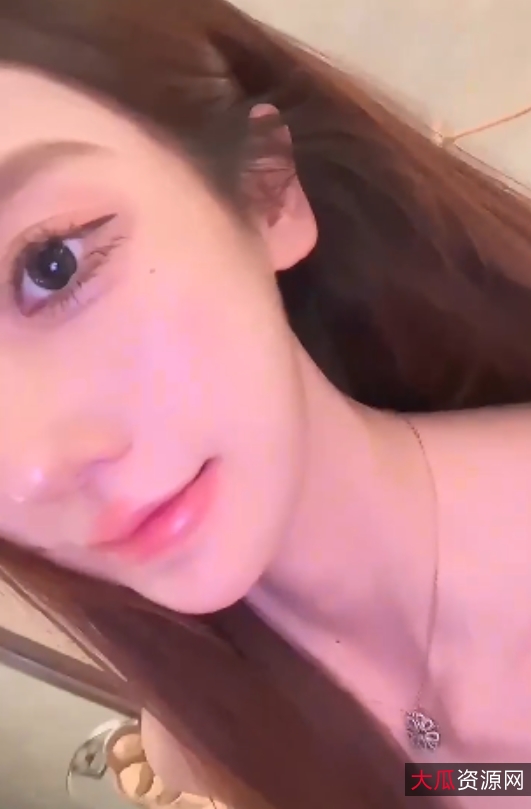 摄影大师luka私拍福利,5.5G视频震撼上贤娆百度ED2K疯传