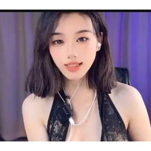 满级女神lockheadgirld：21V-3.3G自拍广播体给，颜值炸裂笑容坏女人，S说话方式，小伙伴们快来下载观看吧！