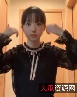 岛国学生妹自拍爆火视频15部,未CN可爱跳舞亮点