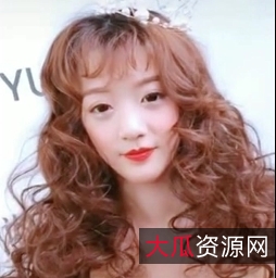 抖音模特小伊伊展示头发球口瞬间80V3.3G百度盘