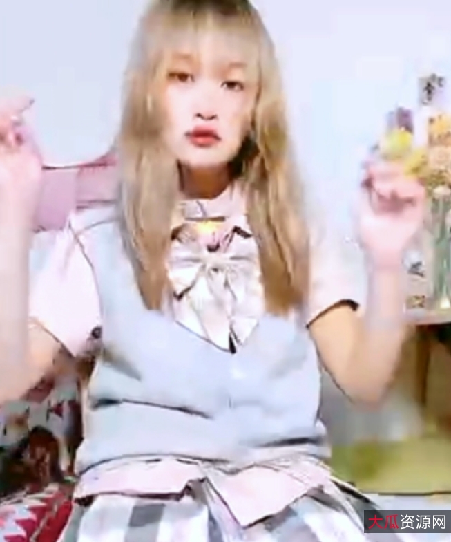 清纯可爱小鹿酱26g视频集，收藏385次，分成3个压缩包，新增ED2K链接