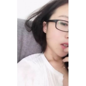 骚气眼镜主播夜夜：波多野结衣8.3G视频收藏达46，23V