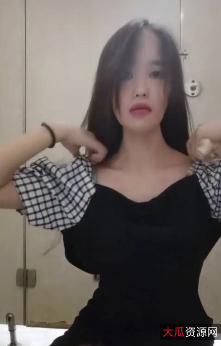 技巧。如果你也想成为厕所战场上的战神，那么这部厕所战神雪儿粉15.6G合集绝对是你不可错过的收藏品！