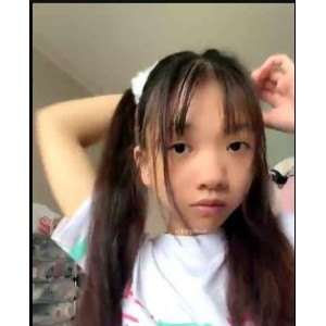 素颜勇敢小姑娘L莉白，5小时自拍震撼平台，包包战绩引人注目