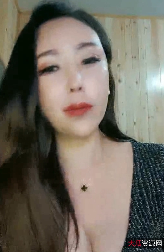 骚气蜜桃御姐28v15.3g收藏107