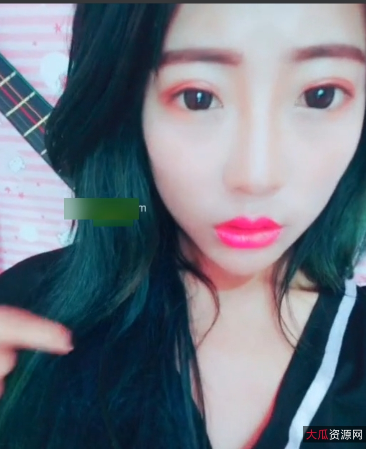 [转载搬运]+绿播女神【甜甜是你】之前的福利视频+[43v+300M][百度盘]