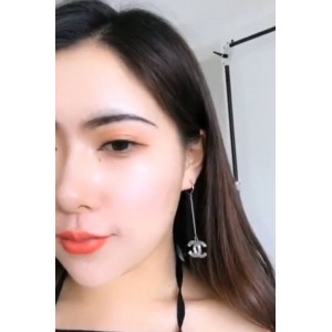 神秘玩铁女神：性感黑色蕾丝互动视频