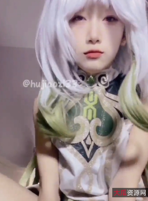 “04年女大学生胡椒籽33：2.89G宿舍欢乐视频分享”