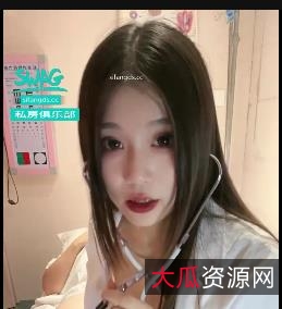 福利姬悬赏区小野猫KIKI酱精选合集2[4V6.4G]，车衣棒棒糖COS小护士自拍