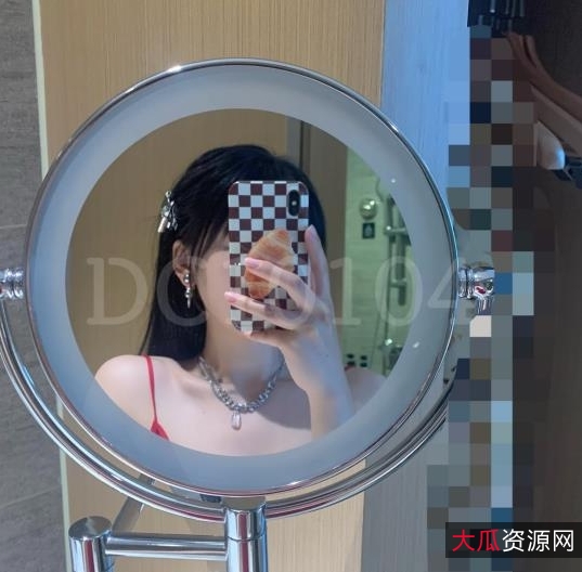 推特大神DC10102喷泉小马达最新合集1V0.1G，精彩瞬间