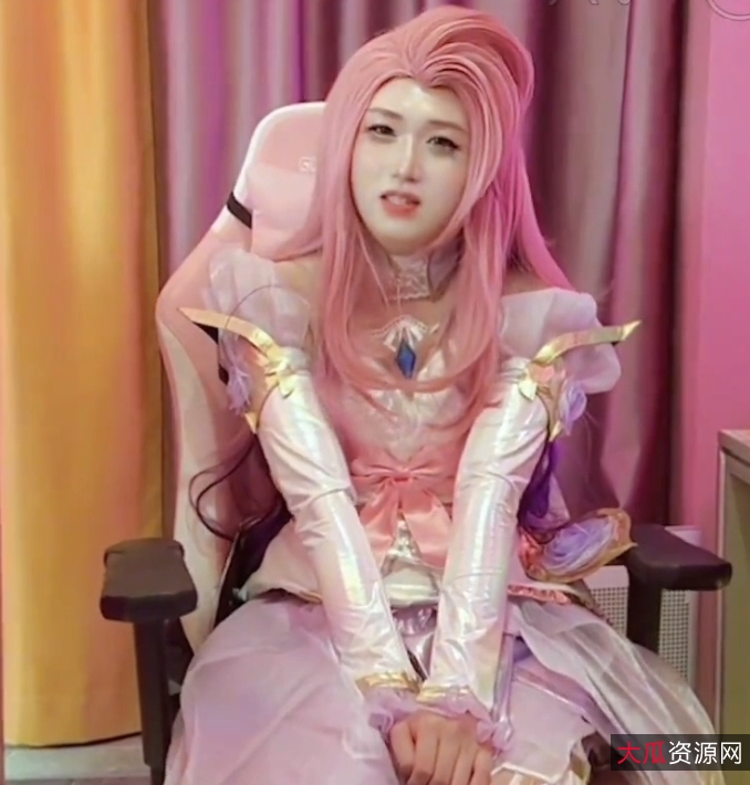 付费福利百度盘天然大罩杯邢曦月最新合集1218V16.5G，包含多种题材