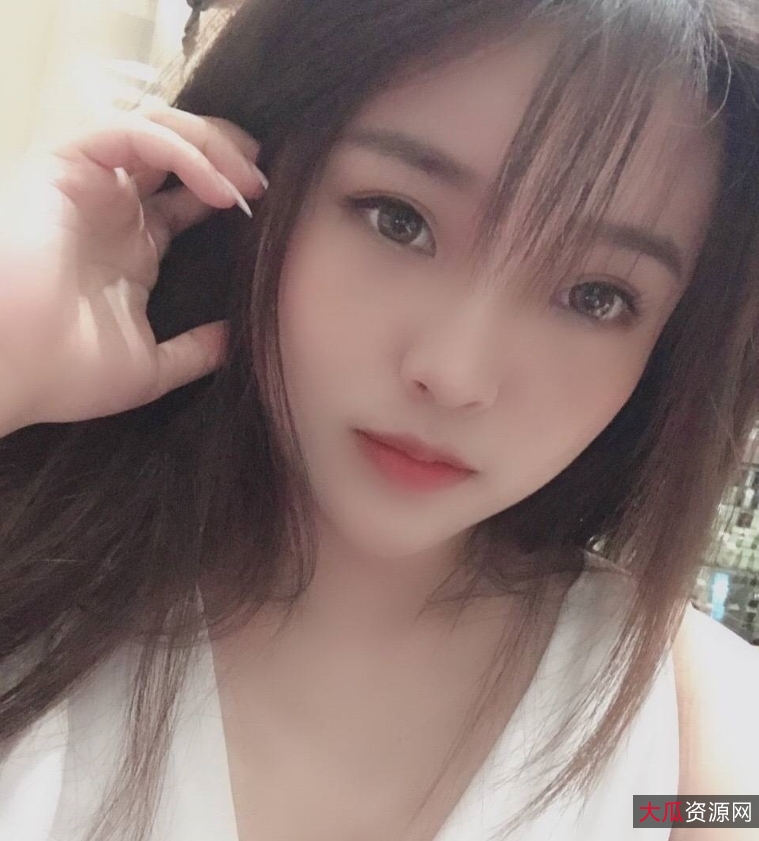 网红小乃包甜美合集32V45G,颜值与魅力并存