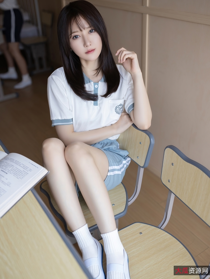 百度鱼子酱闺蜜杏子大胆私拍合集4部13.4G