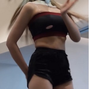 微博韩雅热舞视频17部3.2G超火辣