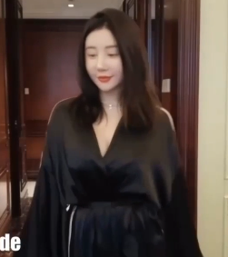 百度盘金主的奇怪器具合集108部80.9G，推特女神大罩杯诱惑多人场面