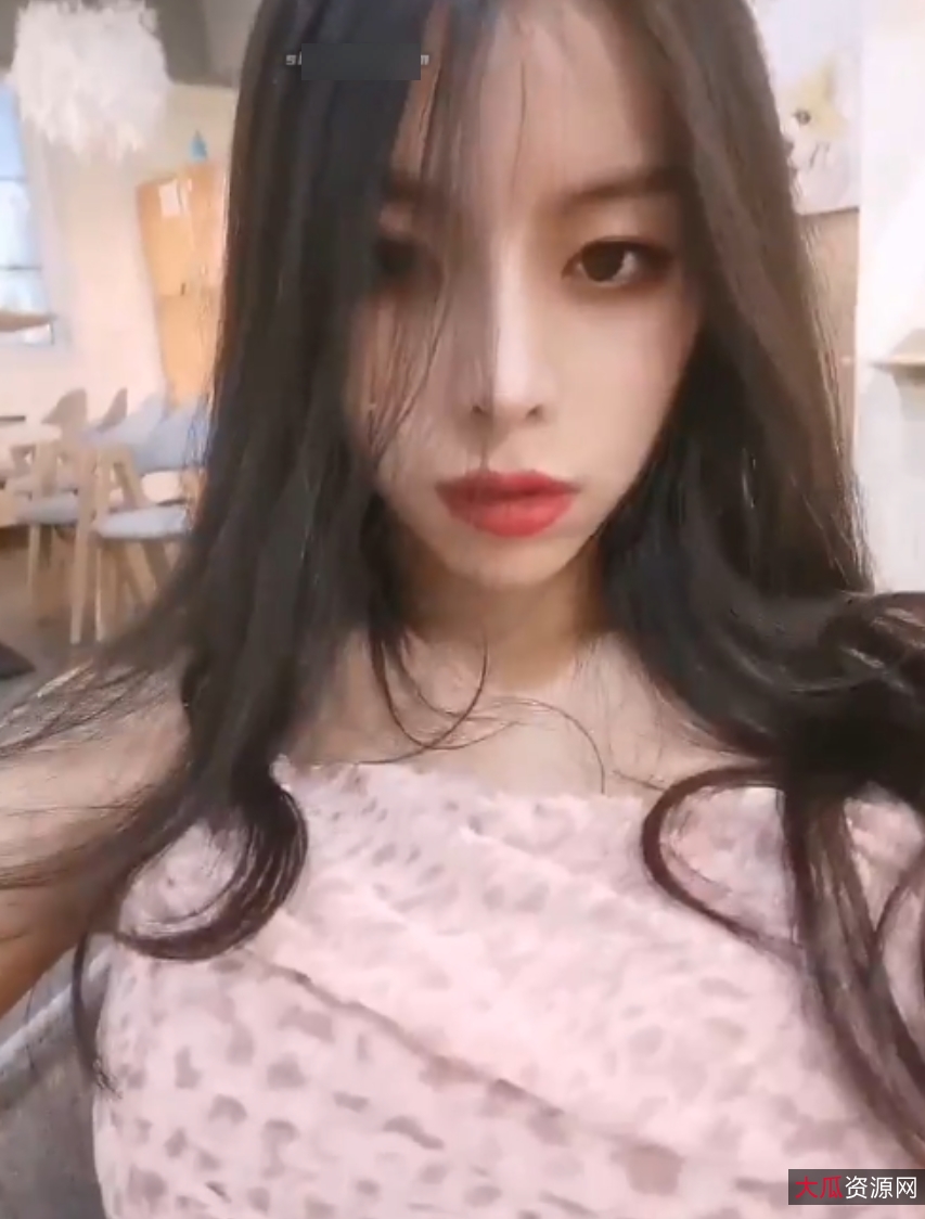 推特riri617私密合集98图28V132M清纯反差