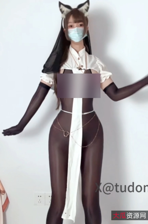 土豆喵推特户外粉嫩合集35部1.88G福利姬