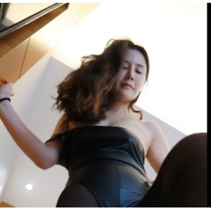 网盘风吟鸟唱私拍127G野模合集太流鼻血