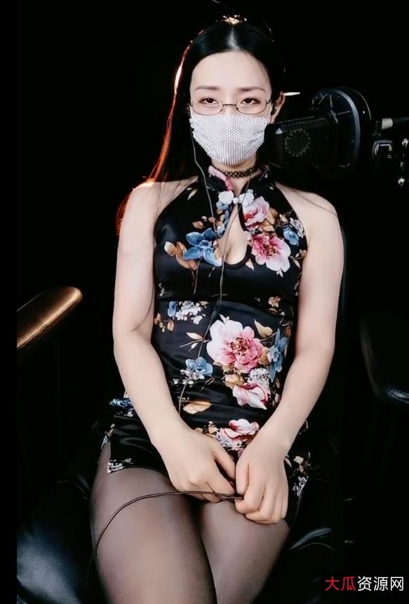 INS百媚暖暖吃瓜小故事10v20g绝密音频