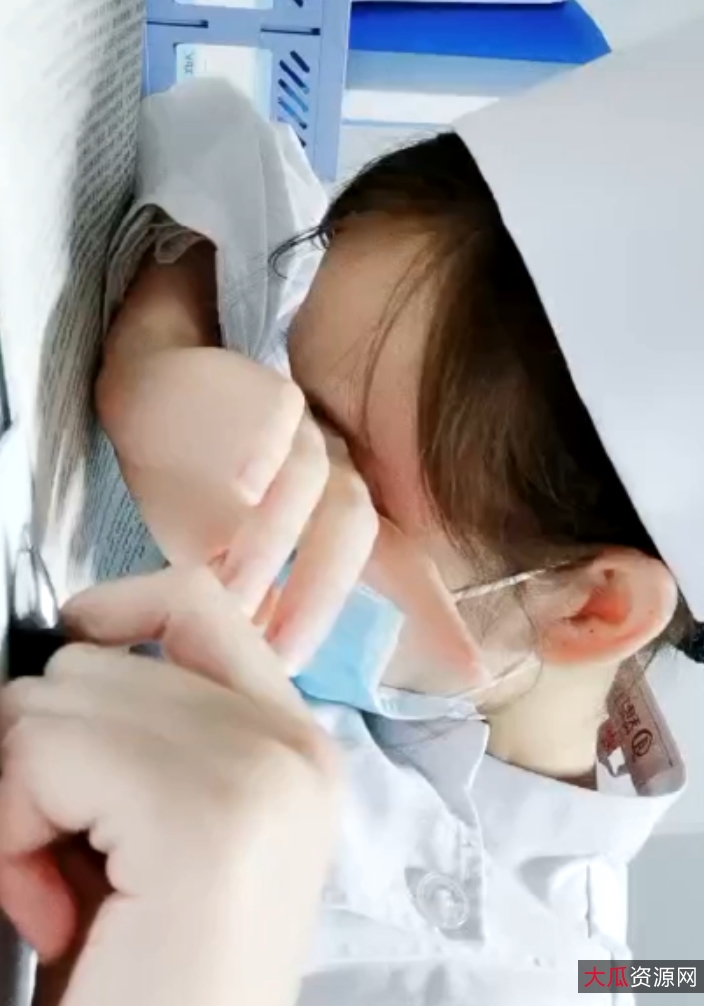 推特画画的babyii小护士服装超顶作品88部50G