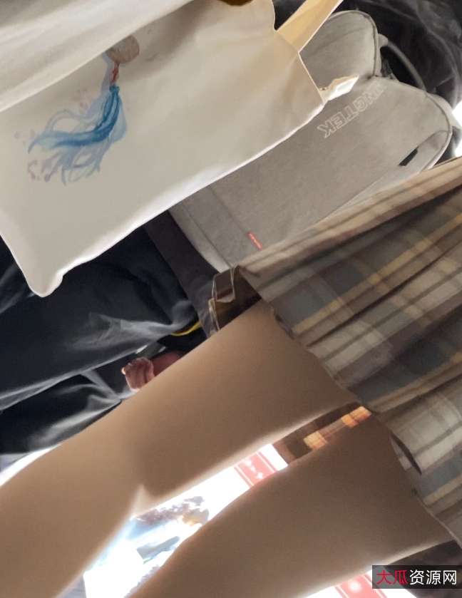 学生妹全系列抄底合集1229V183G推特展示