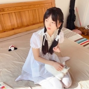 夜夜稚乖画册白丝珍藏版71P+1V357M小脚盛宴