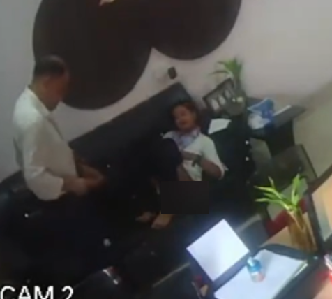 监控门秘书办公室给力多段439MB劲爆展示